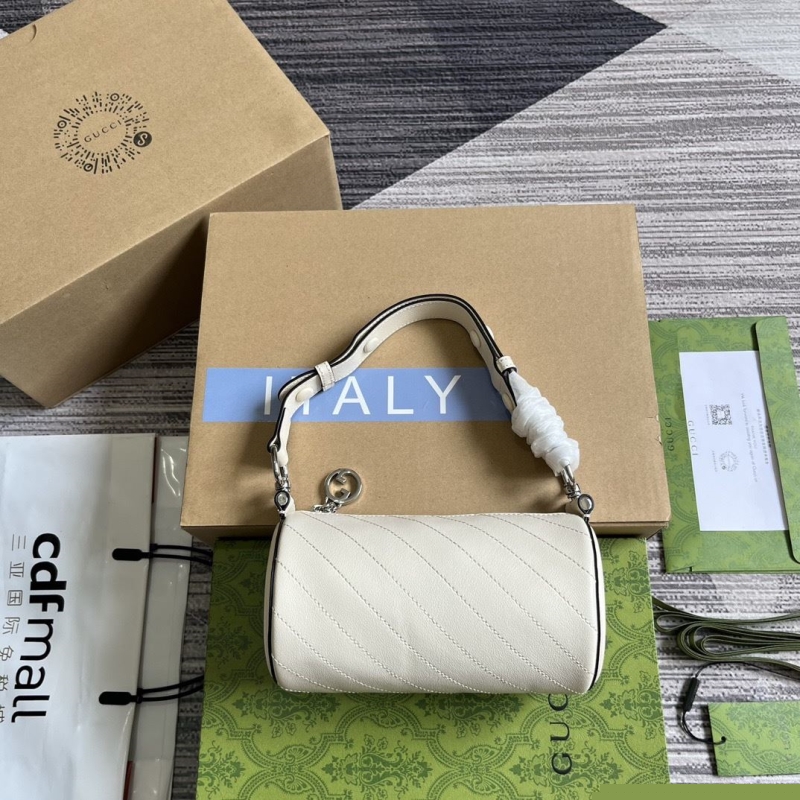 G*u*i round bags